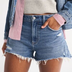 Abercrombie Curve Love Mom Short - 4in Inseam